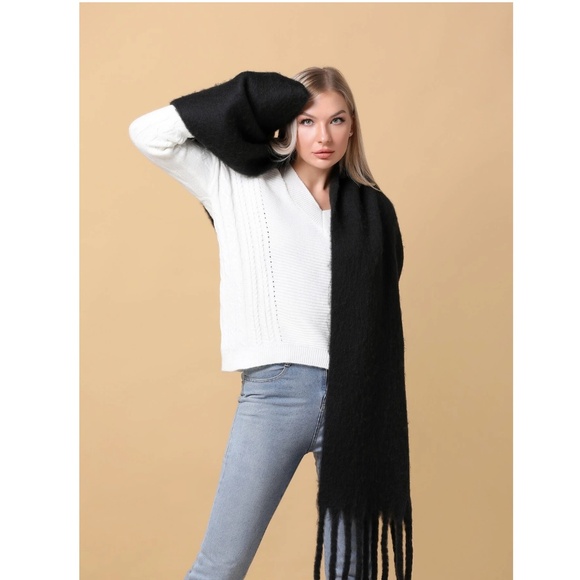 Black Wide Shawl Scarf With Tassels Fuzzy Knit Tassel Fringe Detail Hem - Picture 8 of 11